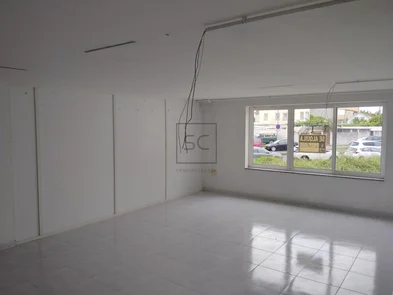 Local en santa cecilia, narón