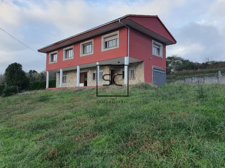 Chalet con finca y bodegas en trasanquellos, cesuras