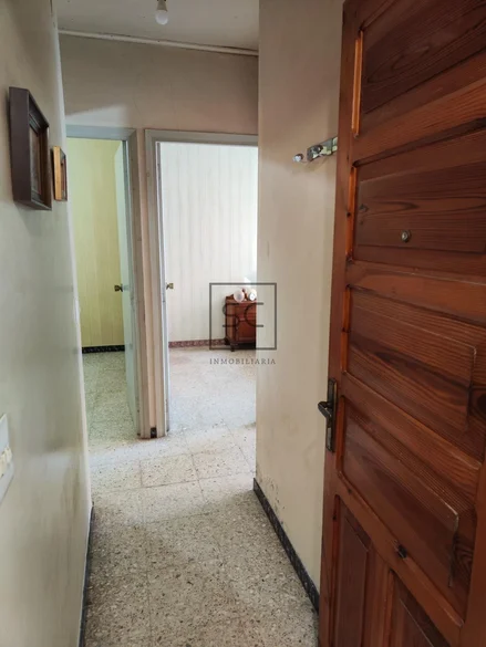 Casa adosada para reforma en zona urbana en santa marina, ferrol