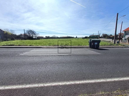 Terreno edificable en canto do muro