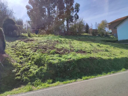 Parcela edificable con vistas al mar