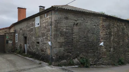 Casa con terreno para restaurar en tapia