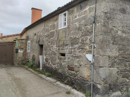 Casa con terreno para restaurar en tapia