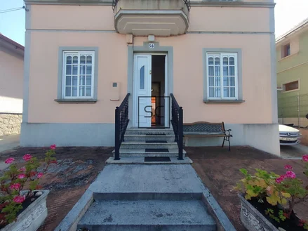 Bajo vivienda con jardín en fene