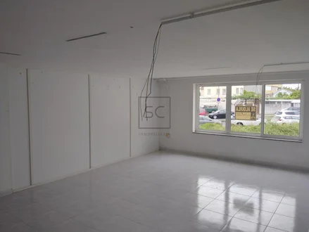 Local en santa cecilia, narón