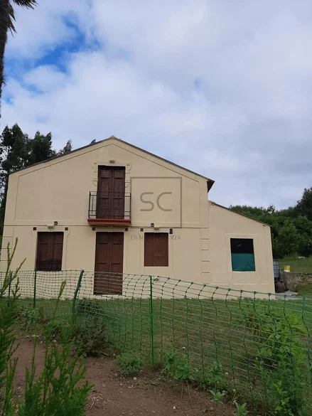 Casa de piedra para reformar en mugardos