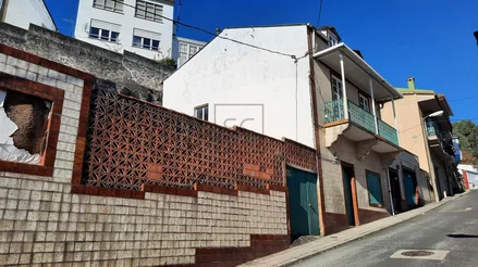 Casa de pueblo para reforma en a graña (ferrol)
