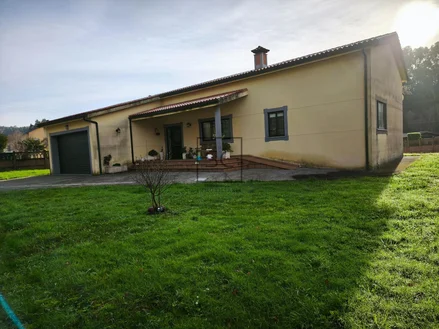 Chalet con piscina en maniños-fene