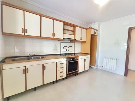 Luminoso piso con terraza y balcón en ferrol