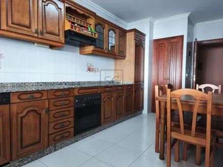 Piso con terraza en santa cecilia, narón