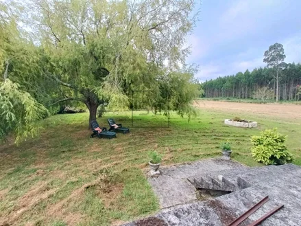 Casa con amplia parcela en sequeiro, valdoviño