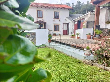 Casa adosada con 3 habitaciones en cedeira