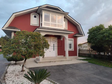 Elegante chalet en el val narón