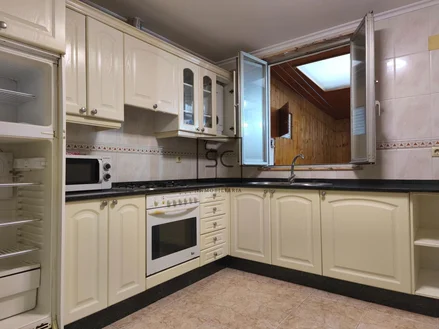 Bajo vivienda con terraza cubierta en catabois-ferrol