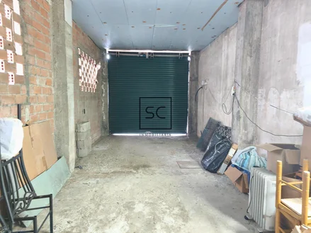 Local comercial con patio en catabois-ferrol