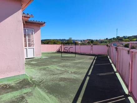 Vivienda de 4 plantas con finca en mugardos