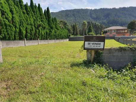 Finca edificable en presa del rey, narón