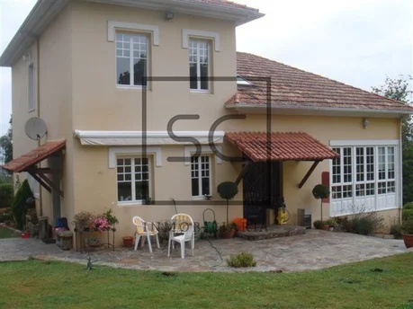 Chalet con piscina en guísamo, bergondo