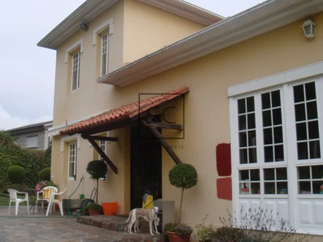 Chalet con piscina en guísamo, bergondo