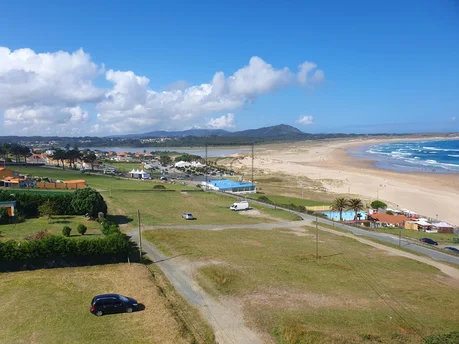 Piso con terraza y vistas al mar