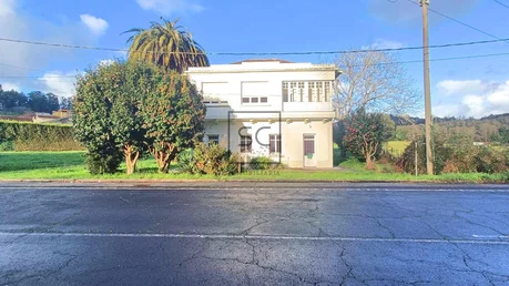 Amplia casa con 6 habitaciones en san sadurniño