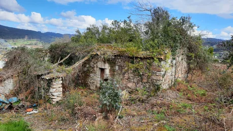 Terreno urbanizable para unifamilar en cornide – san sadurniño