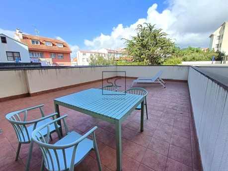 Apartamento con terraza y garaje, cercano a la playa