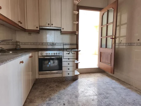 Vivienda de 4 plantas con finca en mugardos