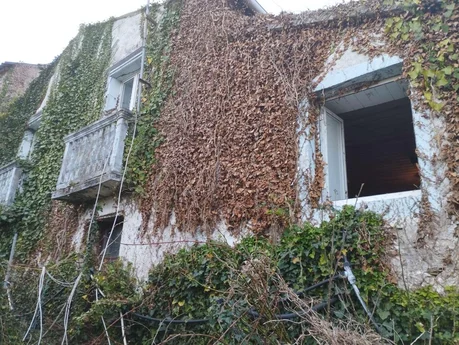 Casa adosada para rehabilitar en cedeira