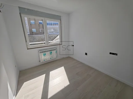 Piso reformado con garaje y trasteros en esteiro, ferrol