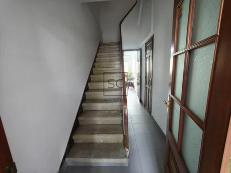 Casa con jardín y garaje en porta nova, ferrol