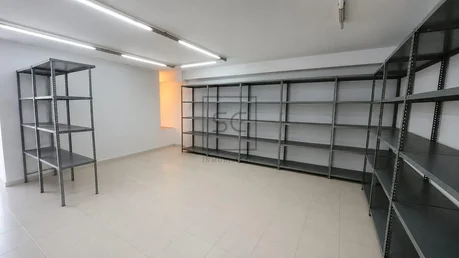 Bajo comercial en Caranza, Ferrol.