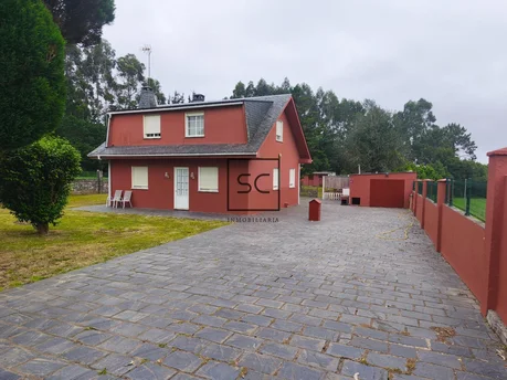 Casa con garaje y finca en Lago, Valdoviño