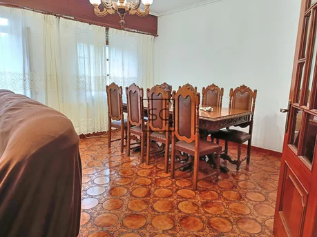 Chalet con finca y garaje en Narón.