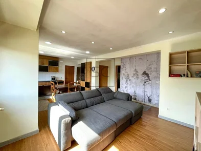 Bonita casa con jardín y terraza en zona céntrica narón