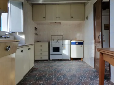 Casa con finca y bodega en sedes, narón