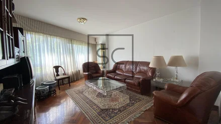 Fantástico piso con 2 plazas de garaje en cuatro caminos