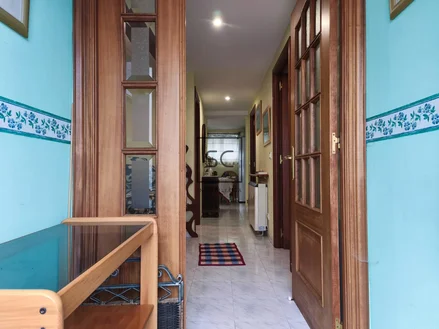 Adosado de dos plantas, patio, bodega y finca en maniños-fene