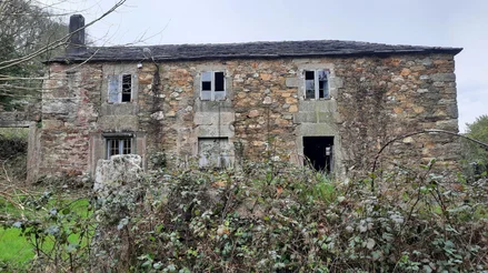 Casona en piedra para restauracion en san sadurniño