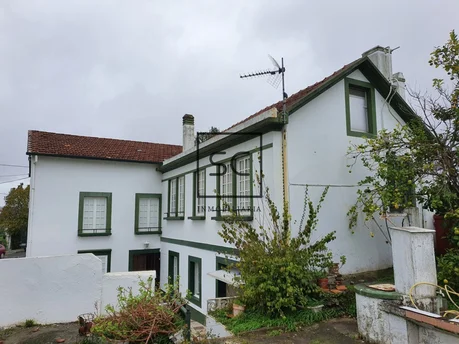 Casa con finca y bodega en maniños, fene