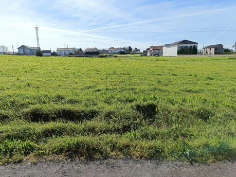 Parcela edificable en meirás