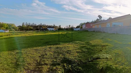 Terreno con parte urbanizable en narón