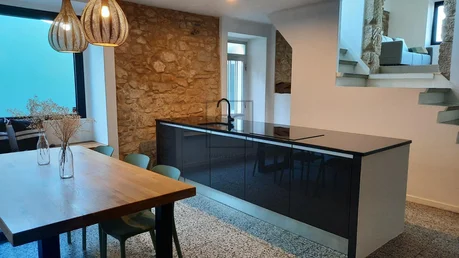 Amplia casa con vistas al mar en san xurxo