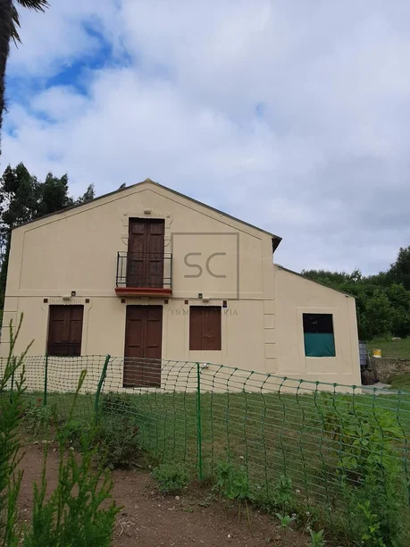 Casa de piedra para reformar en mugardos