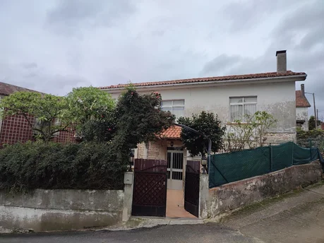 Bonita casa en puentedeume con vistas al mar