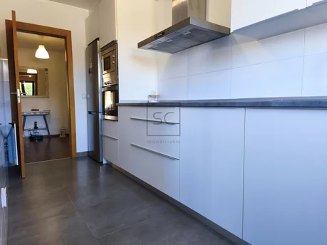 Bajo vivienda con terraza en neda