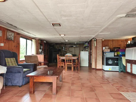 Casa con finca en anca, neda