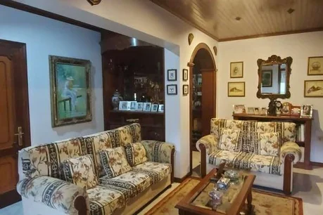 Gran casa en san sadurniño, a coruña