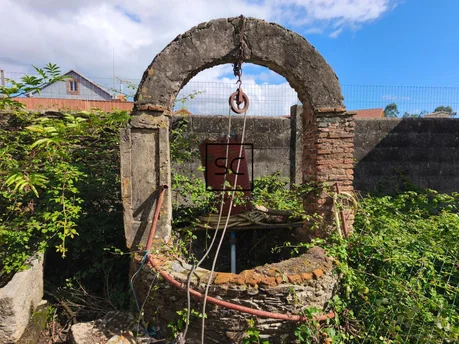 Casa de piedra para rehabilitar en O Feal, Narón.